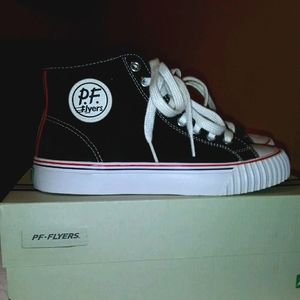 Unisex PF Flyer Sz 6 M or 7.5 W